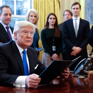 Все смешалось в Белом доме: почему от Трампа уходят его ключевые помощники