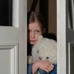 «Добро пожаловать в ад»: дочь «идеальной матери» Руби Франке опубликовала книгу о том, каким на самом деле было ее детство