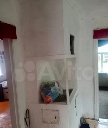 Владелец ищет квартиранта «с руками», чтобы топить печь | Источник: сайт объявлений