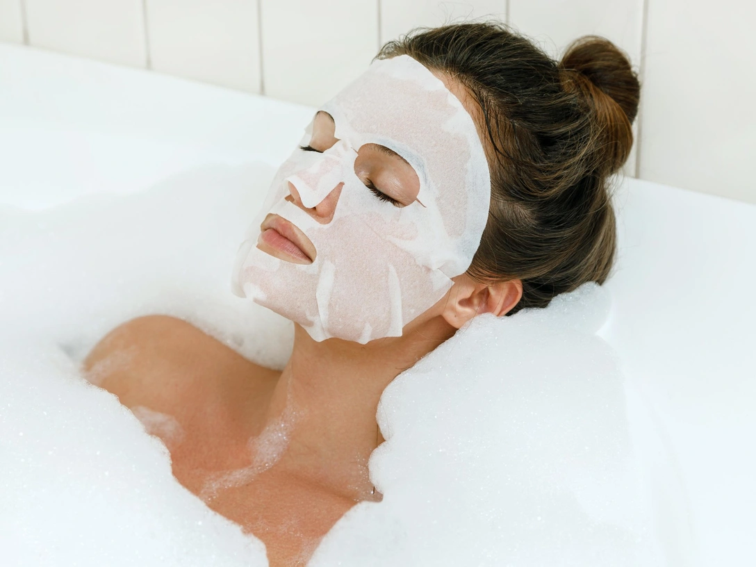 6 тканевых масок, которые сделают кожу совершенной | marieclaire.ru