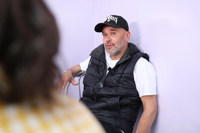 Максим Аверин пообщался и сфотографировался с ребятами и познакомился с жизнью центра | Источник: Елизавета Федотова