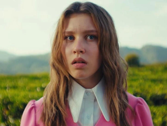 Главную роль в фильме исполнила 16-летняя Анна Пересильд | Источник: Central Partnership / YouTube.com