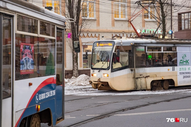 В выходные пассажиропоток ниже, поэтому мелким ремонтом занимаются в эти дни  | Источник: Кирилл Поверинов / 76.RU