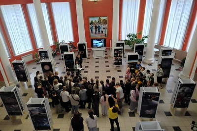 В Кузнецке открылась фотовыставка космонавта Ивана Вагнера