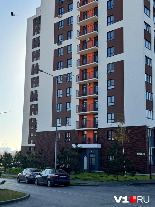 К месту приехали сотрудники полиции, но официальных комментариев пока не было | Источник: читатели V1.RU
