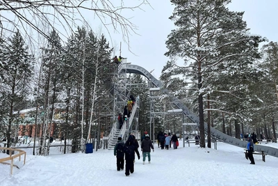 Тюменцы застряли в пробках по дороге на горки