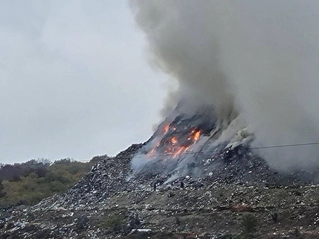 Сколько времени займет устранение пожара — неясно | Источник: Город В | Владивосток / Telegram-канал