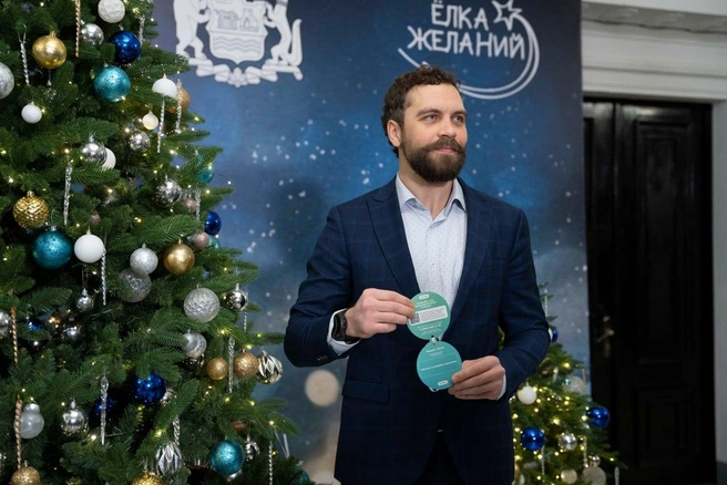 Здесь Алексей предстал в образе бородатого мачо | Источник: Алексей Мещеряков / Vk.com