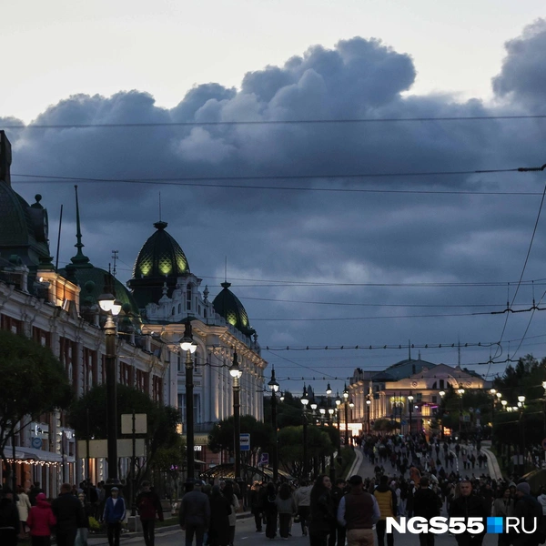 В конце мая в городе впервые открыли пешеходный Любинский. Как хорошо было гулять там теплыми вечерами! | Источник: Евгений Софийчук / NGS55.RU
