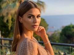 Виктория Боня улетела отмечать 40-летие на Мальдивы