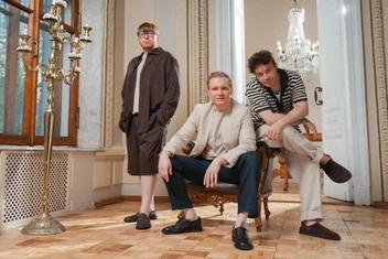 Полеты над сценой и исчезающий автомобиль в шоу «Повелители волшебства»: какую магию братья Сафроновы готовят к Новому году