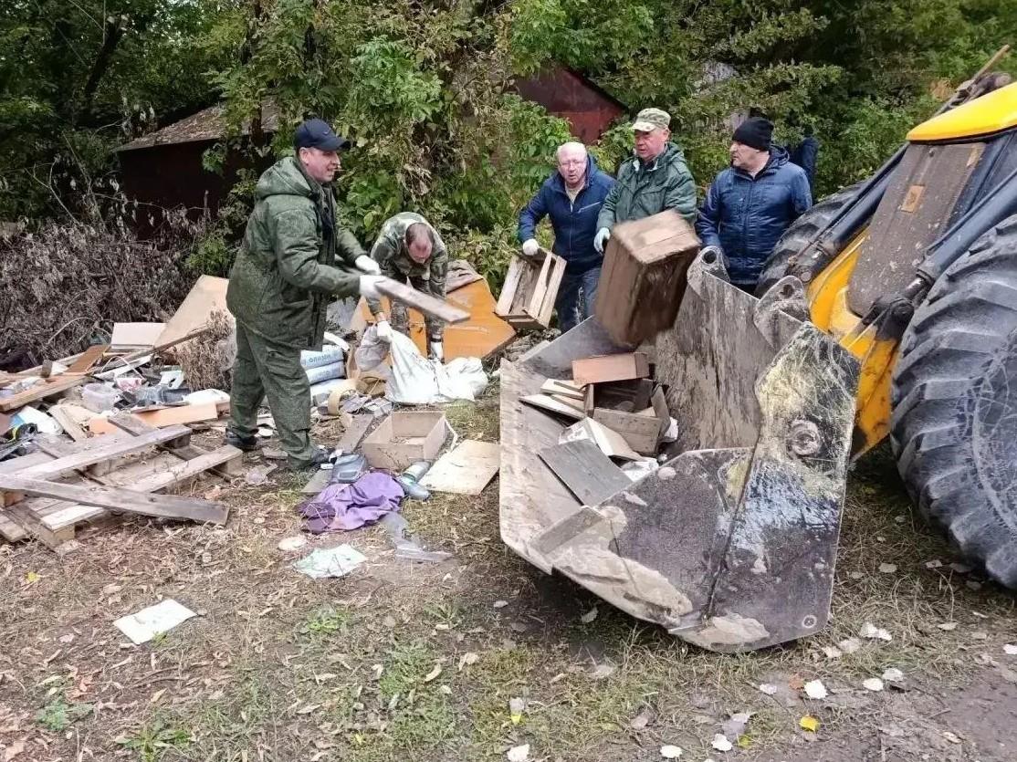 Более 300 рязанцев приняли участие в общегородском субботнике