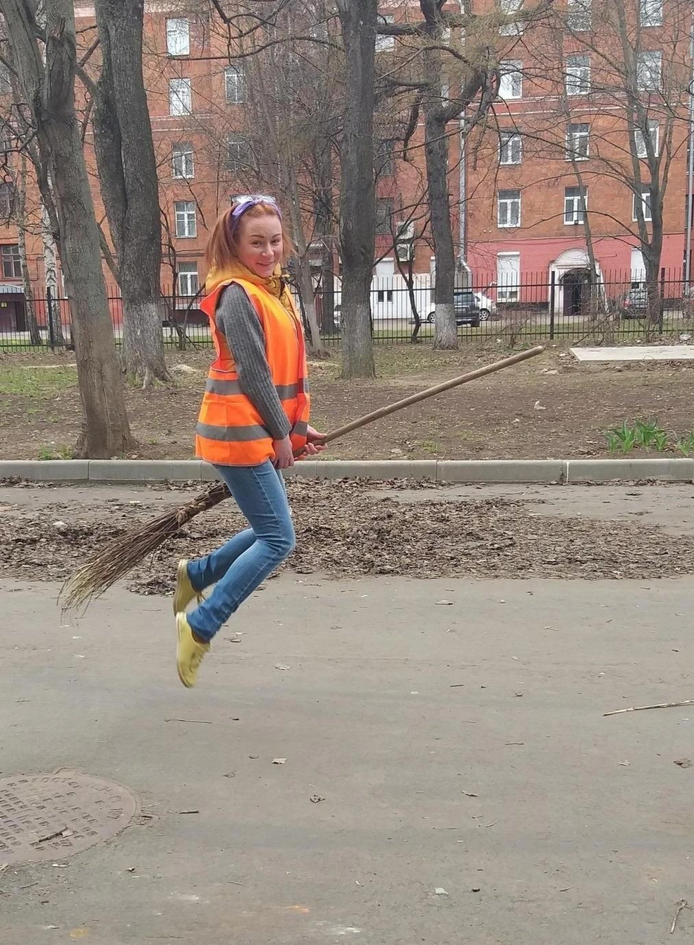 Такие веселые фотографии Алена публикует в своих соцсетях | Источник: Алена Борисенкова / Vk.com