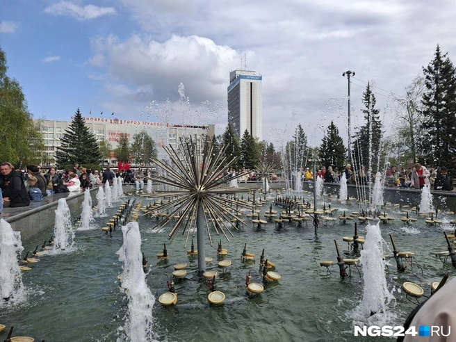 Светомузыкальное шоу пройдет на Театральной площади | Источник: Татьяна Зарва / NGS24.RU