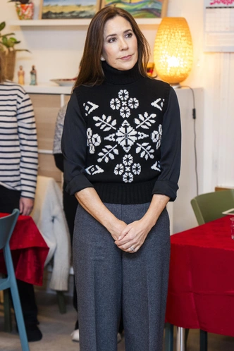 Самый модный свитер сезона — скандинавский: где купить и как стилизовать Самый модный свитер сезона — скандинавский: где купить и как стилизовать