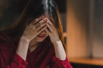 «Я тяжело болела — сожитель не помогал. Не могла работать — придумал экономить на моей дочери»