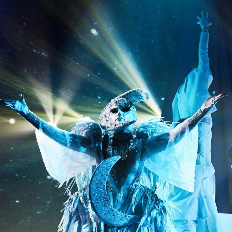 Восхищались, но раскрыли за шаг до финала? Неожиданный поворот в судьбе Месяца на шоу «Маска»