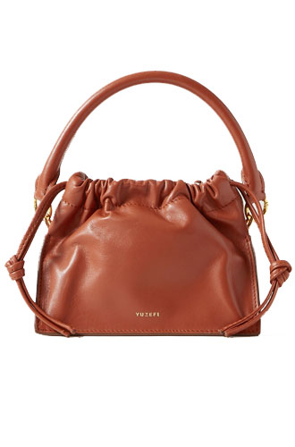 Сумка YuzefiЦена: 20 500 руб.
Где купить: net-a-porter.com