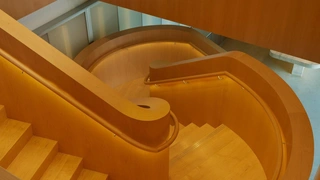 Puma Studios LA: новый офис и шоурум с деревянной винтовой лестницей