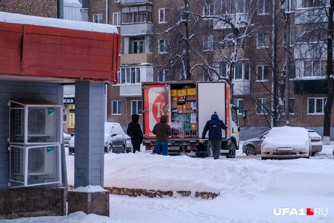Предновогодний подвоз | Источник: Булат Салихов / UFA1.RU