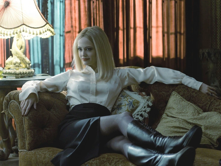 Кадр из фильма «Мрачные тени»