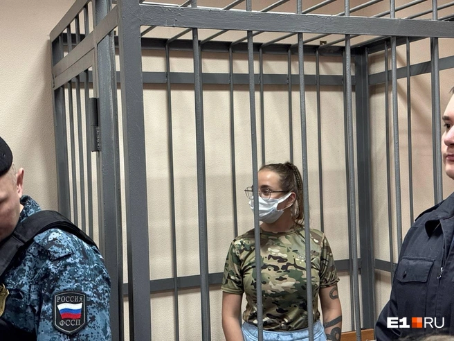 Ксения вела себя на суде намного увереннее своего подельника | Источник: Евгений Кошек / E1.RU
