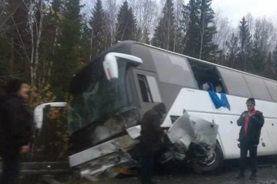 На уральской трассе легковушка вылетела на встречку: двое погибших