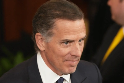 Иск обвиняет Хантера Байдена в «бросании» дочери