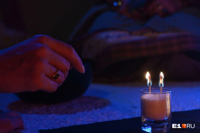 Когда расследование не дало результатов, родные женщины решили прибегнуть к магии | Источник: Дмитрий Емельянов 