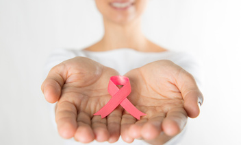 Онколог назвал 5 правил, которые помогут избежать рака груди