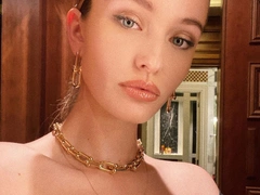 Колье Tiffany почти за миллион и «змеиные» часы Bvlgari: Владислав Доронин осыпает Кристину Романову дорогими подарками