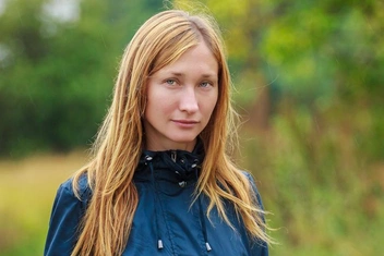 «Живу с парнем в его городе и тяжело переношу, когда он уходит гулять без меня»