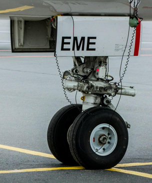 Сколько посадок самолета выдерживают шины и почему авиакомпании никогда их не покупают