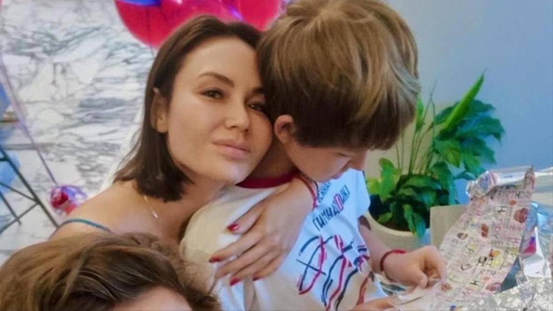 Ляйсан Утяшева показала 12-летнего сына, который уже обогнал ее в росте