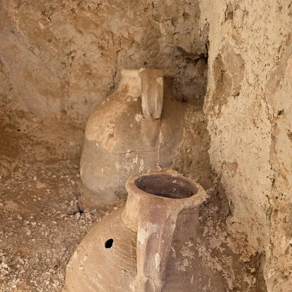 «Городок хоббитов» и подземный дом на 8 семей в пустыне: россиянин рассказал, зачем стоит лететь в Ливию