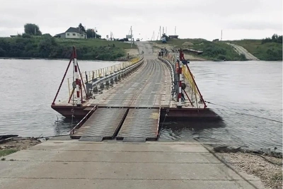 Движение по наплавному мосту через Оку приостановят на два часа