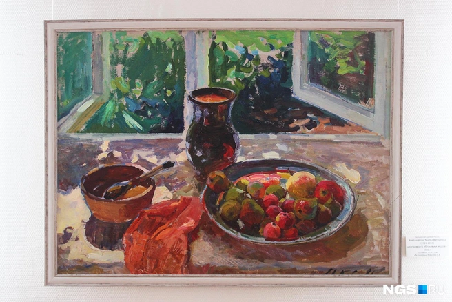 «Некоторые работы, как, например, этот натюрморт Майи Ковешниковой, хотел бы иметь в своей коллекции любой музей», — заметил Григорий Гапонов