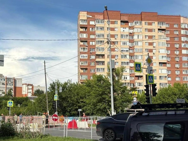 Многие водители не знают о перекрытии и по привычке едут, но им приходится разворачиваться | Источник: 72.RU