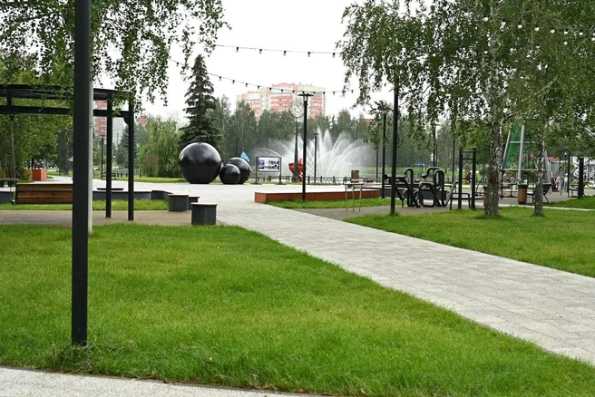 Смотрим, как меняются города Челябинской области и кто за этим стоит. На фото — новое общественное пространство «Энергия воды» в Озерске | Источник: пресс-служба правительства Челябинской области
