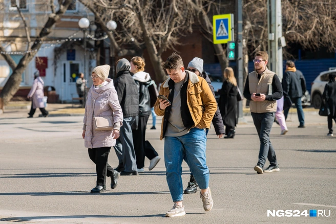Красноярцы наслаждаются теплом  | Источник: Елена Васильева / NGS24.RU