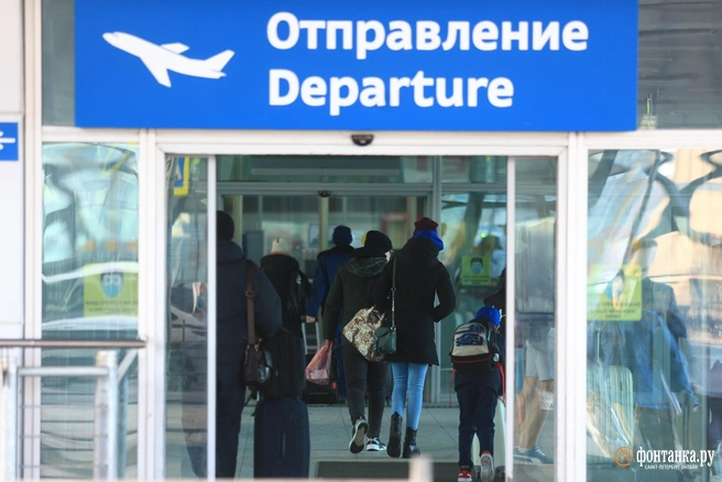 Буйного пассажира сняли с рейса Иркутск — Санкт-Петербург | Источник: Сергей Михайличенко / FONTANKA.RU