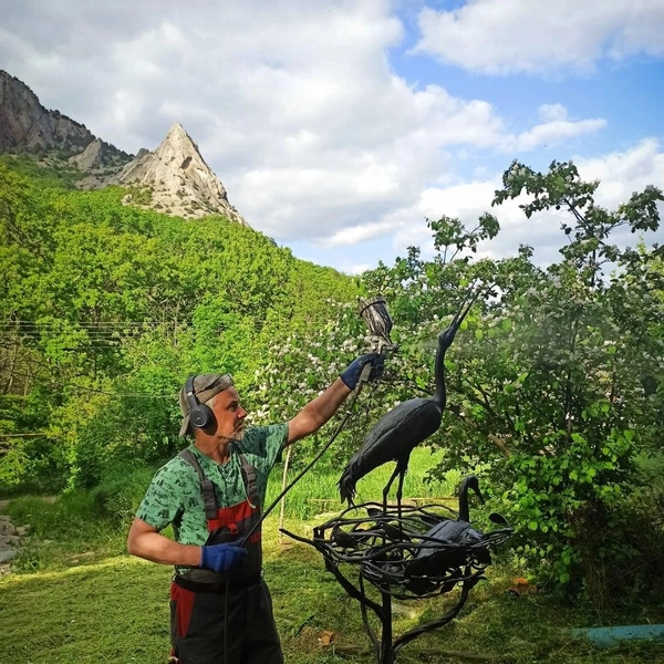 В Феодосии Владимир делал такие скульптуры | Источник: личный архив Владимира Кашина