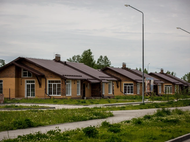 Финансовая модель застройщиков поселков в текущих условиях не работает. Девелоперы предлагают изменить требования и разделить нормы для ИЖС и МКД. | Источник: Александр Ощепков / NGS.RU