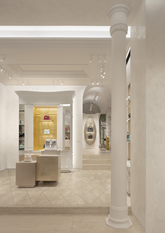 Delvaux opens its first boutique in Rome (фото 6.2)