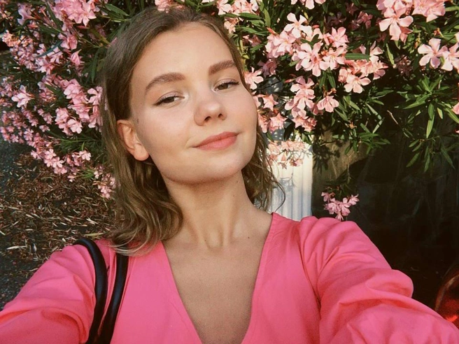 В будущем стюардесса планирует учиться в Москве | Источник: topstewardess / Instagram.com (соцсеть запрещена на территории РФ)