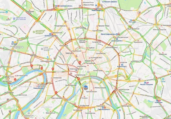 Москва в пробках. В центре города весь день перекрывали улицы, заторы на дорогах дошли до 8 баллов: онлайн-репортаж | Источник: «Яндекс Карты»