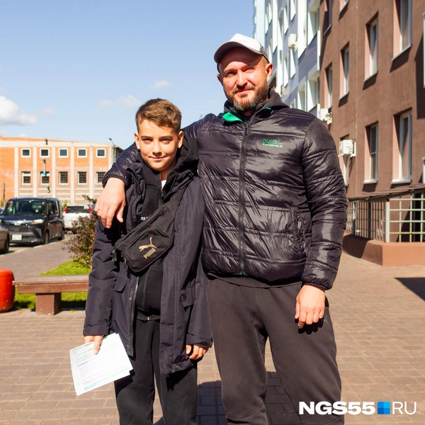 Родители поначалу очень волновались, но всегда поддерживают сына | Источник: Кирилл Башинский / NGS55.RU