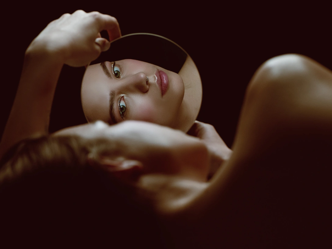 Беспощадное время: 4 признака, что вы стареете быстрее, чем должны на самом деле | marieclaire.ru