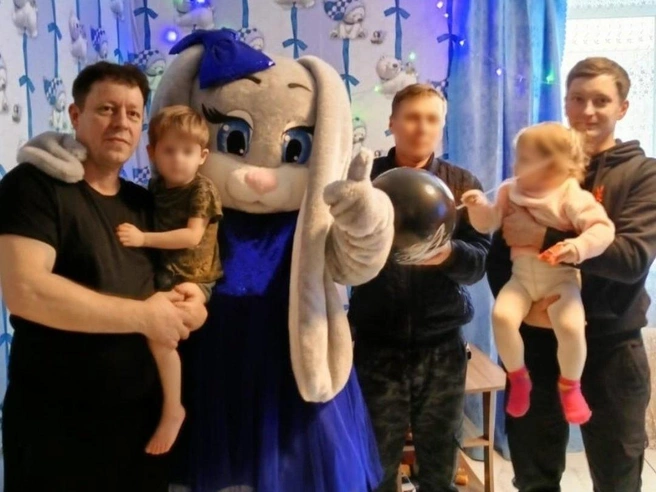 У сына Станислава пару лет назад родилась дочь, и тот часто привозил ее к Паше поиграть | Источник: Александр Шалин / VK.com