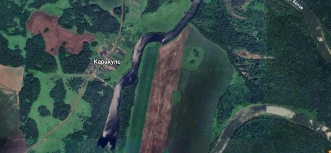 Деревня и озеро Каракуль